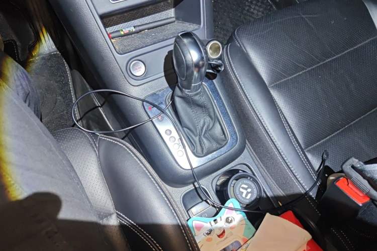 Used Volkswagen Tiguan 2016 300TSI Automatic All-Wheel Drive Luxury Edition Gear Lever