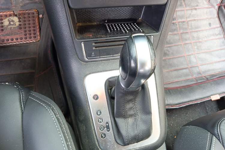 Used Volkswagen Tiguan 2016 300TSI Automatic Two-Wheel Drive Comfort Edition Gear Lever
