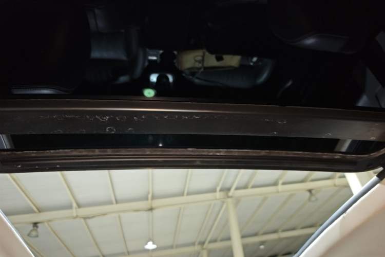 Used Volkswagen Tiguan 2016 300TSI Automatic All-Wheel Drive Luxury Edition Headliner