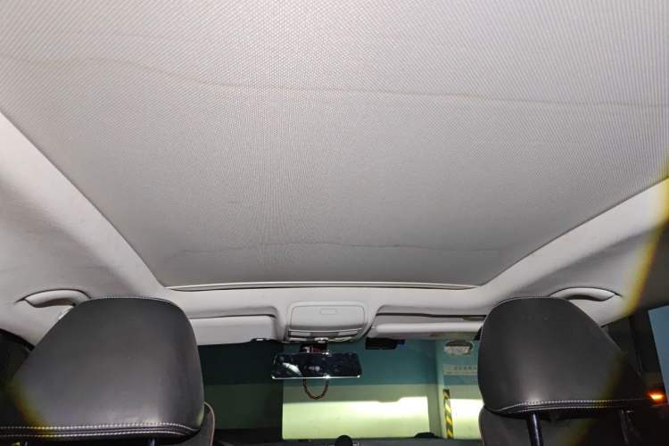 Used Volkswagen Tiguan 2016 300TSI Automatic All-Wheel Drive Luxury Edition Headliner