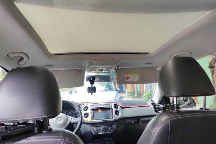 Used Volkswagen Tiguan 2016 300TSI Automatic All-Wheel Drive Fashion Vision Edition Headliner