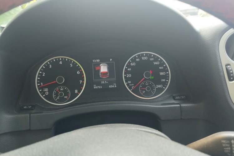 Used Volkswagen Tiguan 2016 300TSI Automatic Two-Wheel Drive Luxury Edition Instrument Cluster