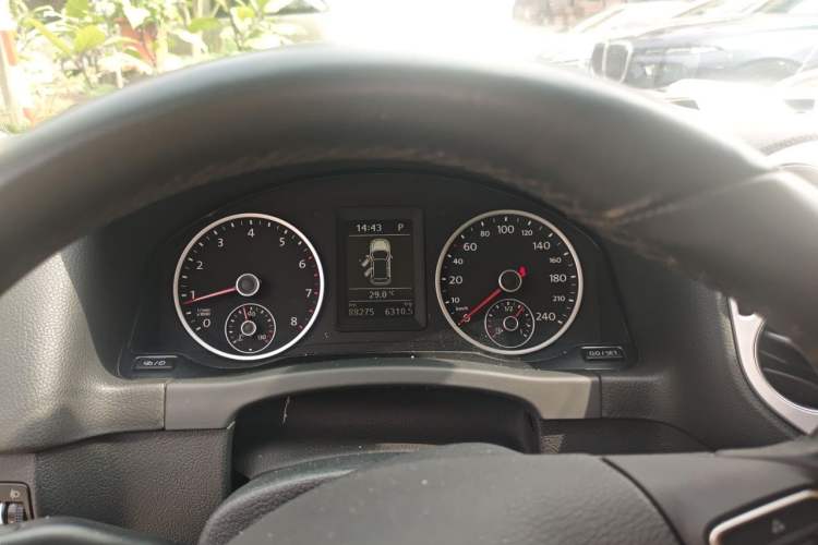 Used Volkswagen Tiguan 2016 280TSI Automatic Two-Wheel Drive Silk Road Comfort Edition Instrument Cluster