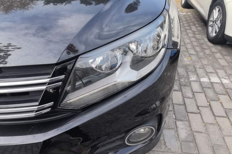 Used Volkswagen Tiguan 2016 2.0 TSI Four-Wheel Drive Standard Version Left Front Headlight