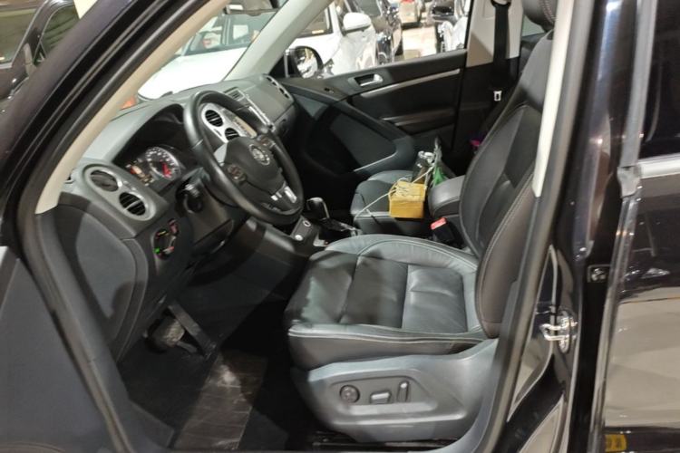 Used Volkswagen Tiguan 2016 300TSI Automatic All-Wheel Drive Luxury Edition Left Front Seat