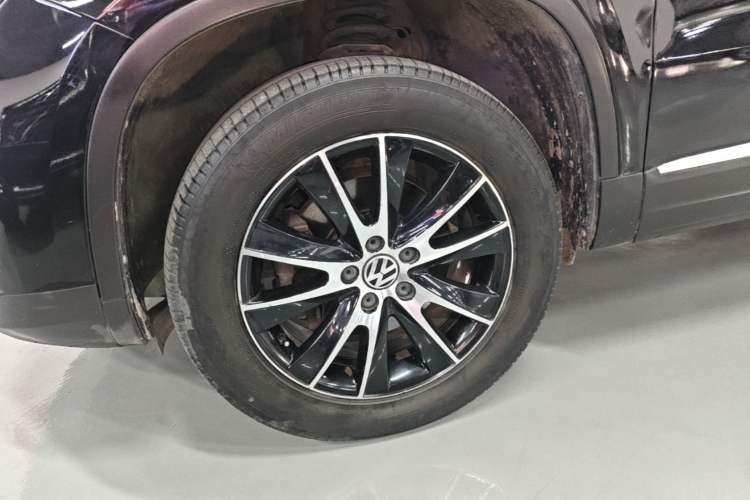 Used Volkswagen Tiguan 2016 300TSI Automatic Two-Wheel Drive Luxury Edition Left Front Wheel Hub