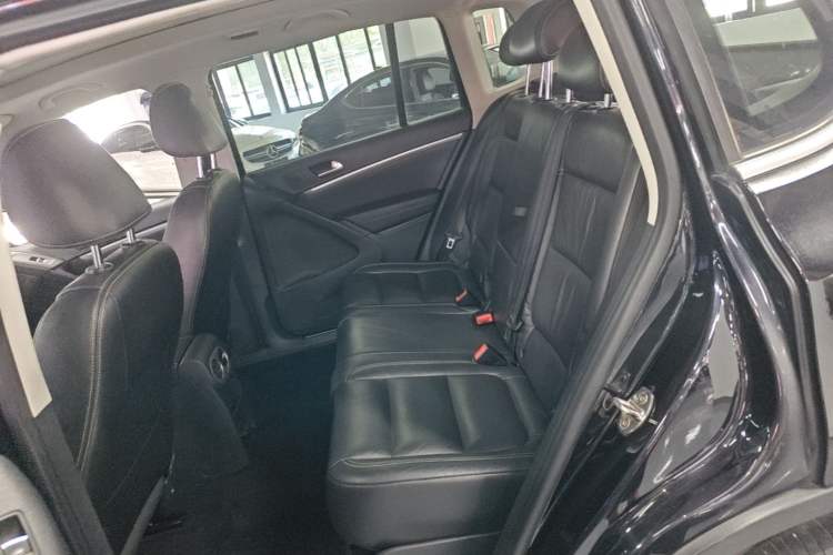 Used Volkswagen Tiguan 2016 300TSI Automatic Two-Wheel Drive Luxury Edition Left Rear Seat