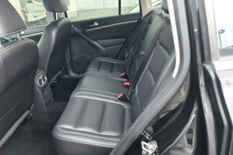 Used Volkswagen Tiguan 2016 300TSI Automatic Two-Wheel Drive Luxury Edition Left Rear Seat