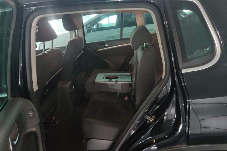 Used Volkswagen Tiguan 2016 2.0 TSI Four-Wheel Drive Standard Version Left Rear Seat