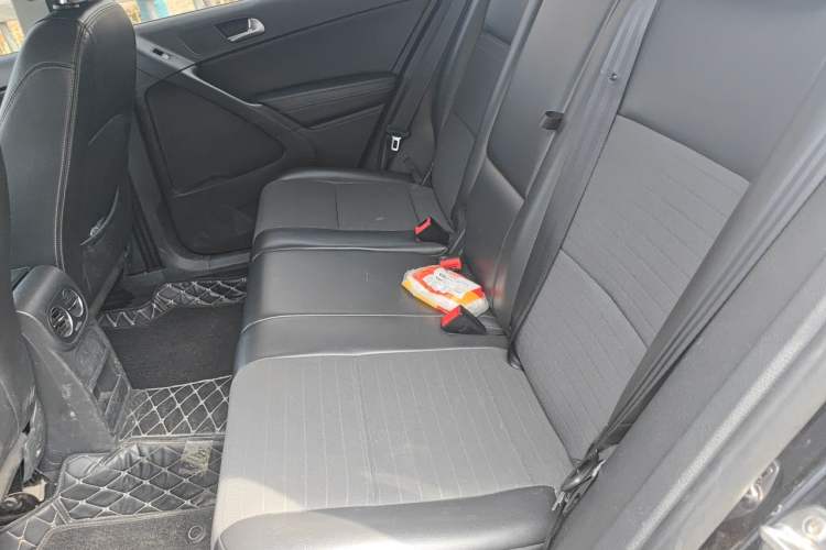Used Volkswagen Tiguan 2016 280TSI Automatic Two-Wheel-Drive Silk Road Style Edition Left Rear Seat