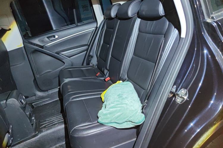 Used Volkswagen Tiguan 2016 300TSI Automatic All-Wheel Drive Luxury Edition Left Rear Seat
