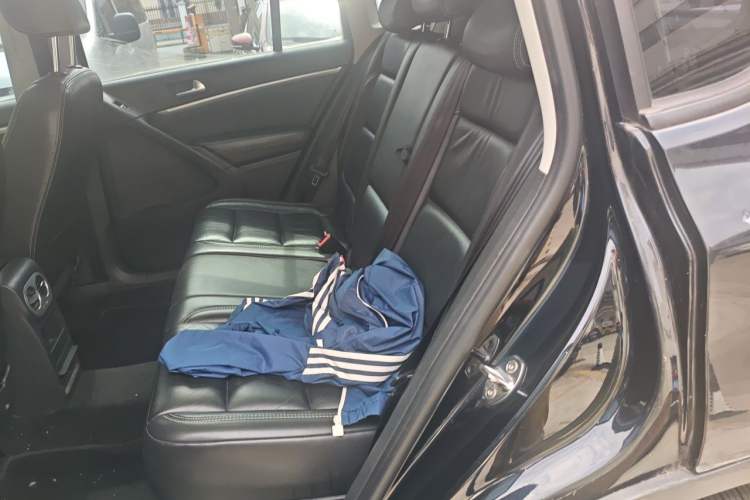 Used Volkswagen Tiguan 2016 280TSI Automatic Two-Wheel Drive Silk Road Comfort Edition Left Rear Seat