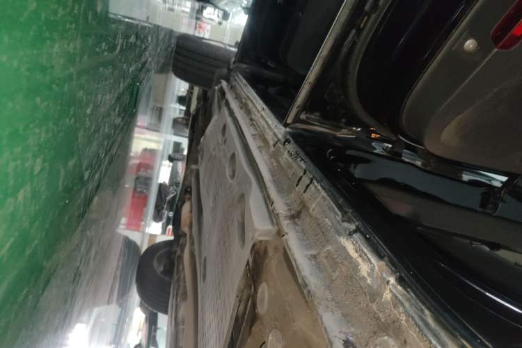 Used Volkswagen Tiguan 2016 2.0 TSI Four-Wheel Drive Standard Version Left Side Sill