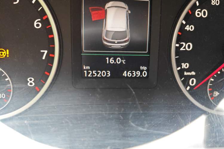 Used Volkswagen Tiguan 2016 300TSI Automatic Two-Wheel Drive Luxury Edition Odometer Close Up