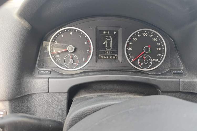 Used Volkswagen Tiguan 2016 280TSI Automatic Two-Wheel-Drive Silk Road Style Edition Odometer Close Up