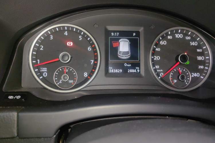 Used Volkswagen Tiguan 2016 300TSI Automatic All-Wheel Drive Luxury Edition Odometer Close Up
