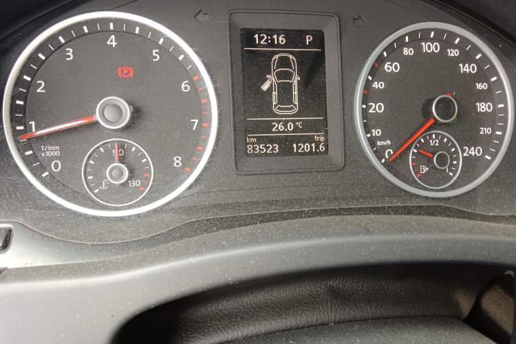 Used Volkswagen Tiguan 2016 300TSI Automatic All-Wheel Drive Fashion Vision Edition Odometer Close Up