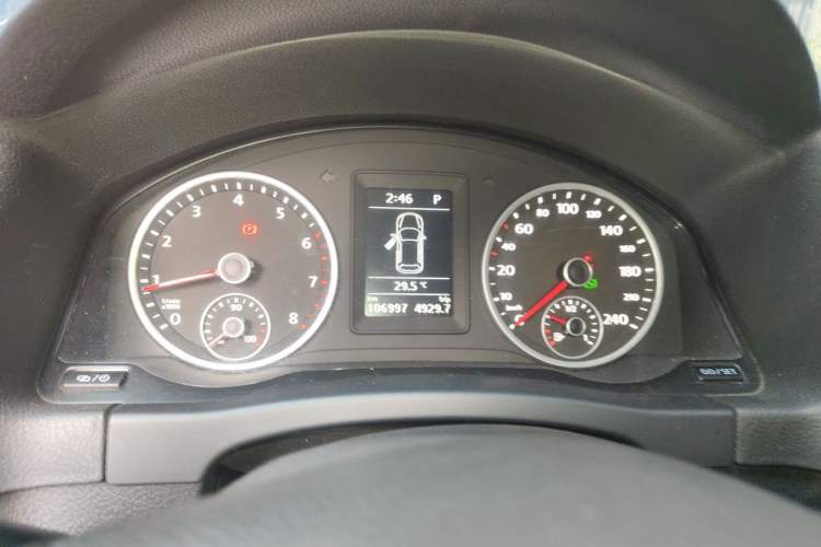 Used Volkswagen Tiguan 2016 300TSI Automatic Two-Wheel Drive Trend Edition Odometer Close Up