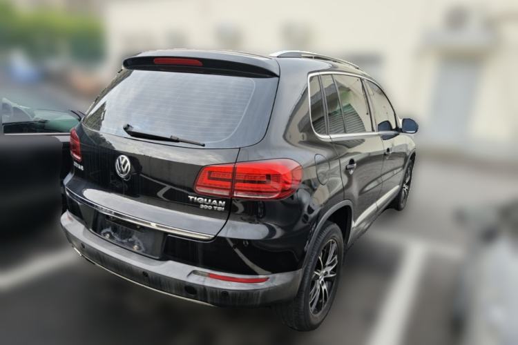Used Volkswagen Tiguan 2016 300TSI Automatic Two-Wheel Drive Luxury Edition Rear Right 45 Deg
