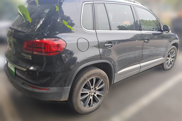 Used Volkswagen Tiguan 2016 300TSI Automatic Two-Wheel Drive Luxury Edition Rear Right 45 Deg
