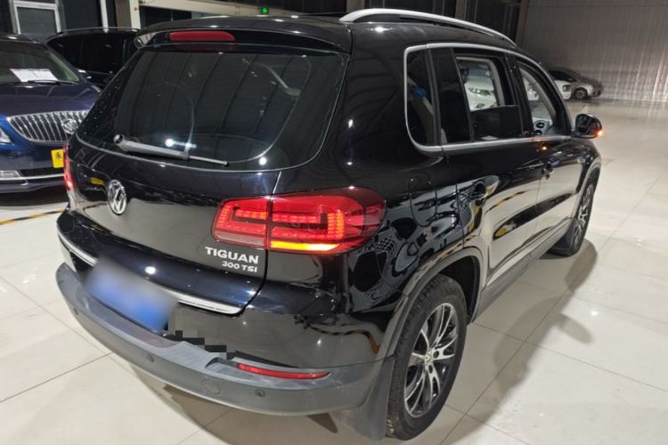Used Volkswagen Tiguan 2016 300TSI Automatic All-Wheel Drive Luxury Edition Rear Right 45 Deg