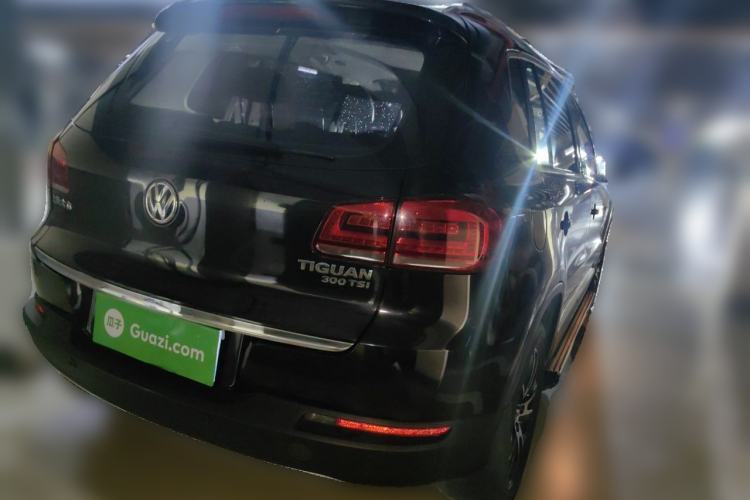Used Volkswagen Tiguan 2016 300TSI Automatic All-Wheel Drive Luxury Edition Rear Right 45 Deg