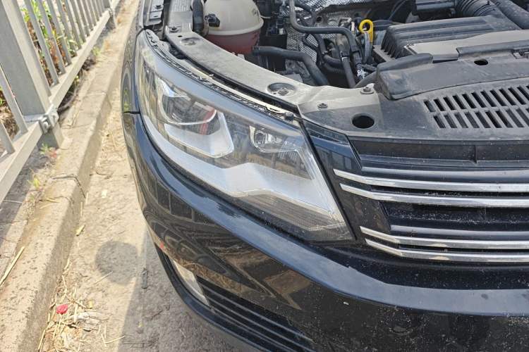 Used Volkswagen Tiguan 2016 280TSI Automatic Two-Wheel-Drive Silk Road Style Edition Right Front Headlight