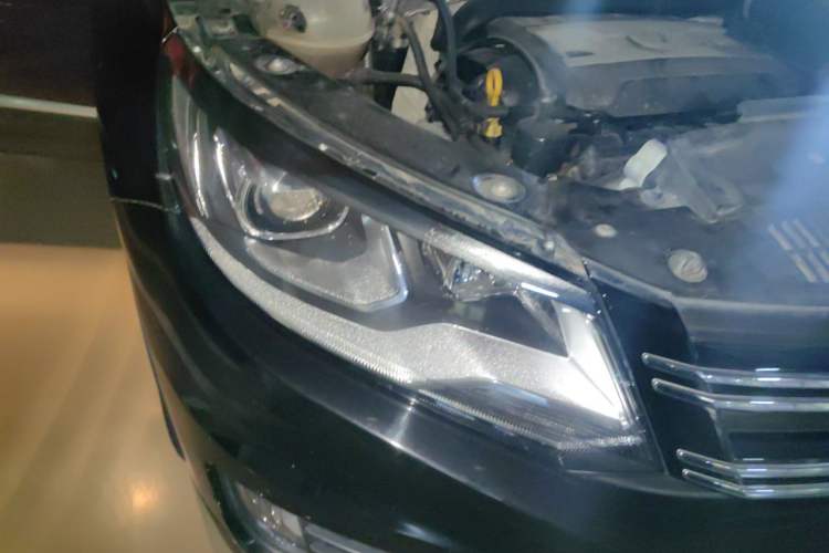 Used Volkswagen Tiguan 2016 300TSI Automatic All-Wheel Drive Luxury Edition Right Front Headlight