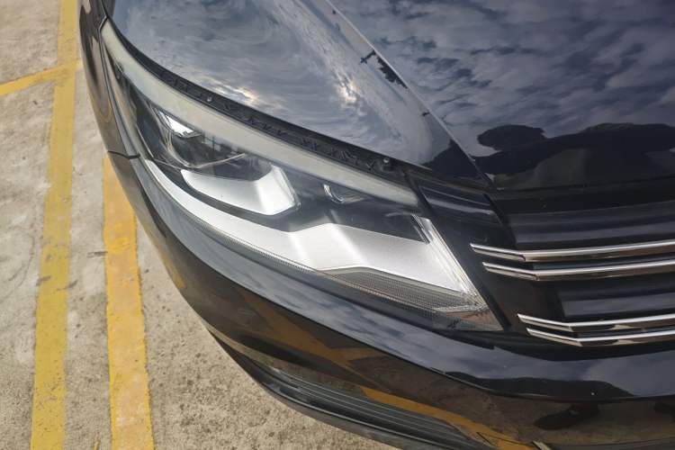 Used Volkswagen Tiguan 2016 280TSI Automatic Two-Wheel Drive Silk Road Comfort Edition Right Front Headlight