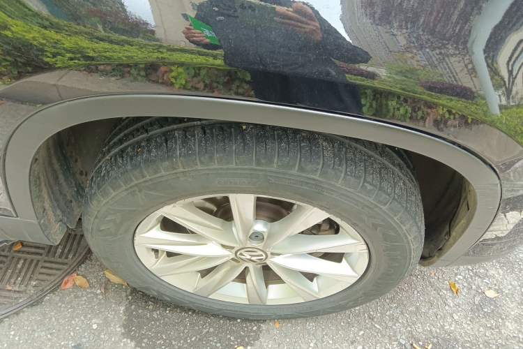 Used Volkswagen Tiguan 2016 300TSI Automatic All-Wheel Drive Fashion Vision Edition Right Front Wheel Hub