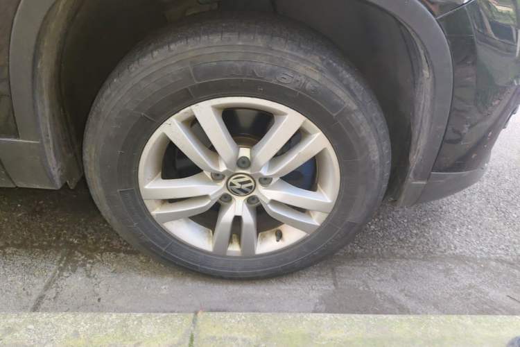 Used Volkswagen Tiguan 2016 300TSI Automatic Two-Wheel Drive Trend Edition Right Front Wheel Hub