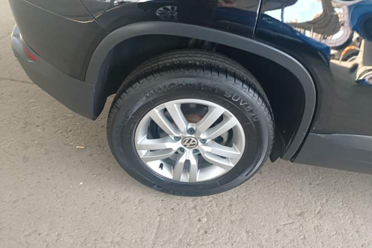 Used Volkswagen Tiguan 2016 300TSI Automatic Two-Wheel Drive Trend Edition Right Rear Wheel Hub