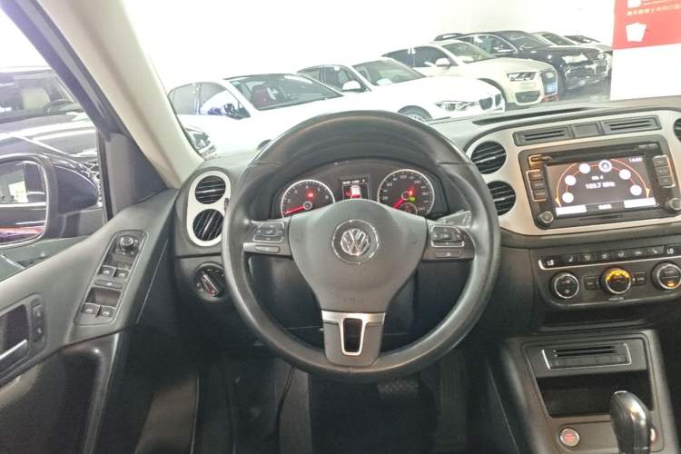 Used Volkswagen Tiguan 2016 300TSI Automatic Two-Wheel Drive Luxury Edition Steering Wheel