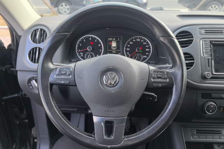 Used Volkswagen Tiguan 2016 2.0 TSI Four-Wheel Drive Standard Version Steering Wheel