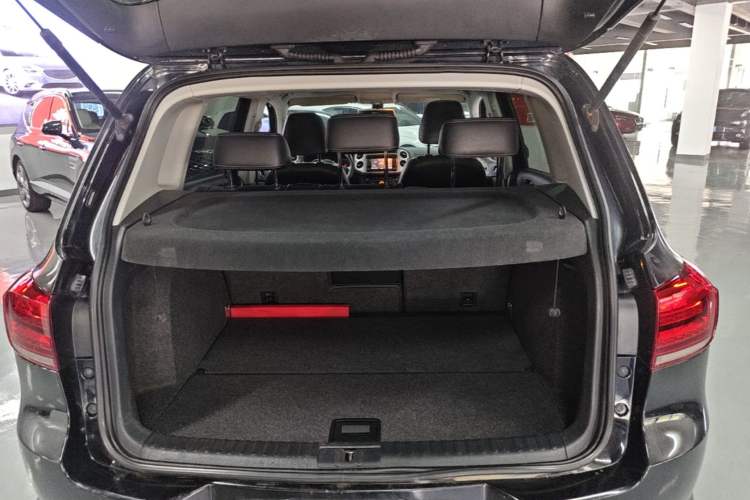 Used Volkswagen Tiguan 2016 300TSI Automatic Two-Wheel Drive Luxury Edition Trunk