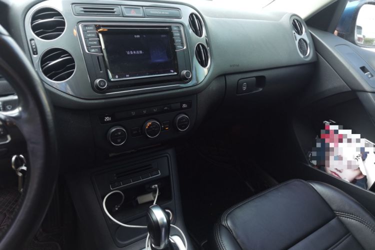 Used Volkswagen Tiguan 2016 2.0 TSI Four-Wheel Drive Standard Version Audio And AC Panel