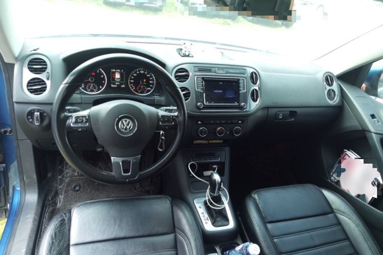 Used Volkswagen Tiguan 2016 2.0 TSI Four-Wheel Drive Standard Version Center Console