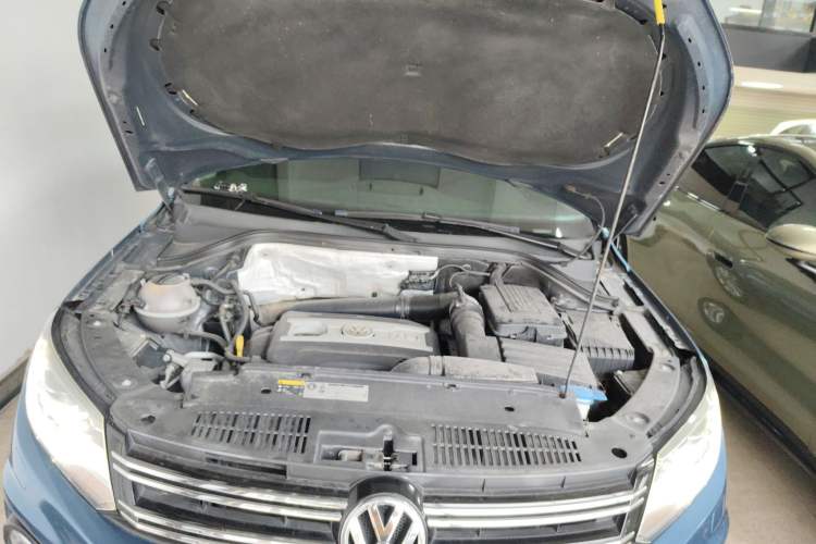 Used Volkswagen Tiguan 2016 2.0 TSI Four-Wheel Drive Elite Version Engine Bay
