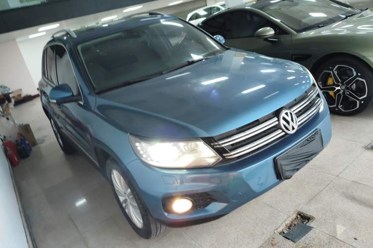 Used Volkswagen Tiguan 2016 2.0 TSI Four-Wheel Drive Elite Version Front Right 45 Deg