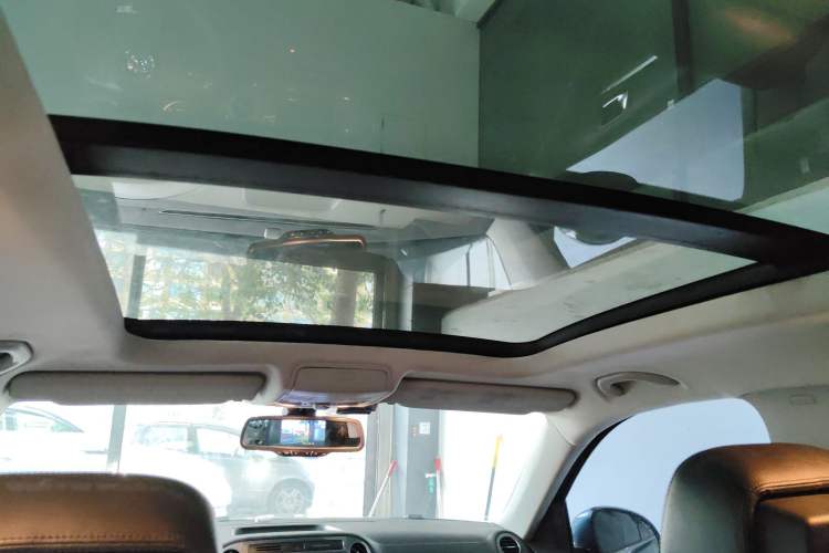 Used Volkswagen Tiguan 2016 2.0 TSI Four-Wheel Drive Elite Version Headliner