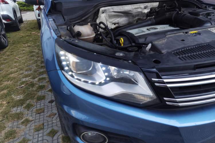 Used Volkswagen Tiguan 2016 2.0 TSI Four-Wheel Drive Standard Version Right Front Headlight