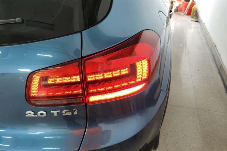 Used Volkswagen Tiguan 2016 2.0 TSI Four-Wheel Drive Elite Version Right Rear Taillight