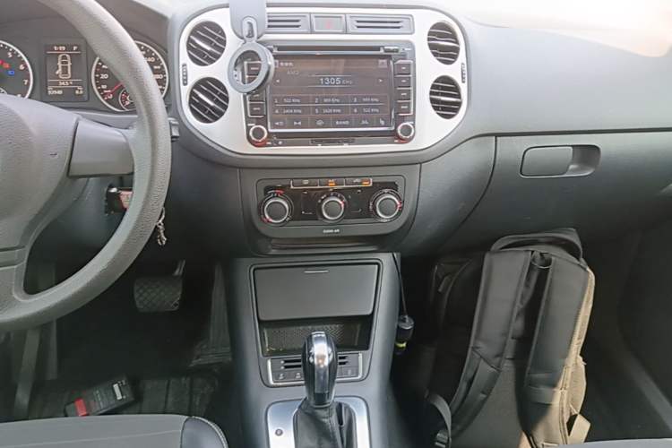 Used Volkswagen Tiguan 2016 280TSI Automatic Two-Wheel-Drive Silk Road Style Edition Audio And AC Panel