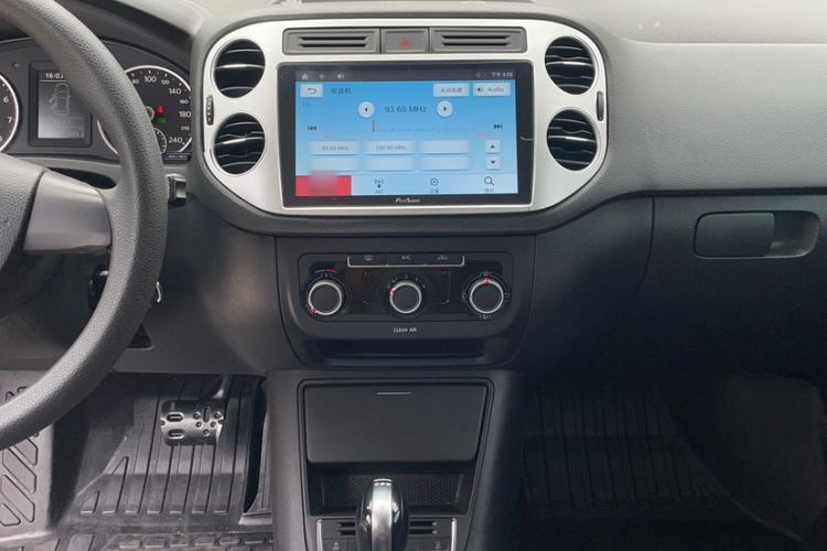 Used Volkswagen Tiguan 2016 280TSI Automatic Two-Wheel-Drive Silk Road Style Edition Audio And AC Panel