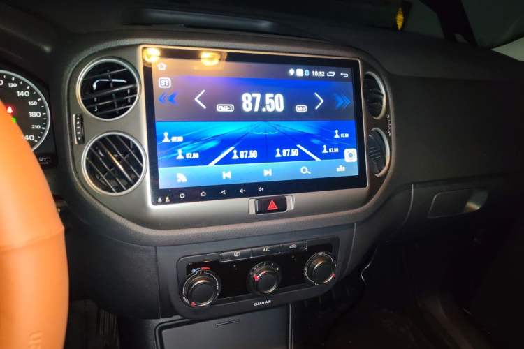 Used Volkswagen Tiguan 2016 280TSI Automatic Two-Wheel-Drive Silk Road Style Edition Audio And AC Panel