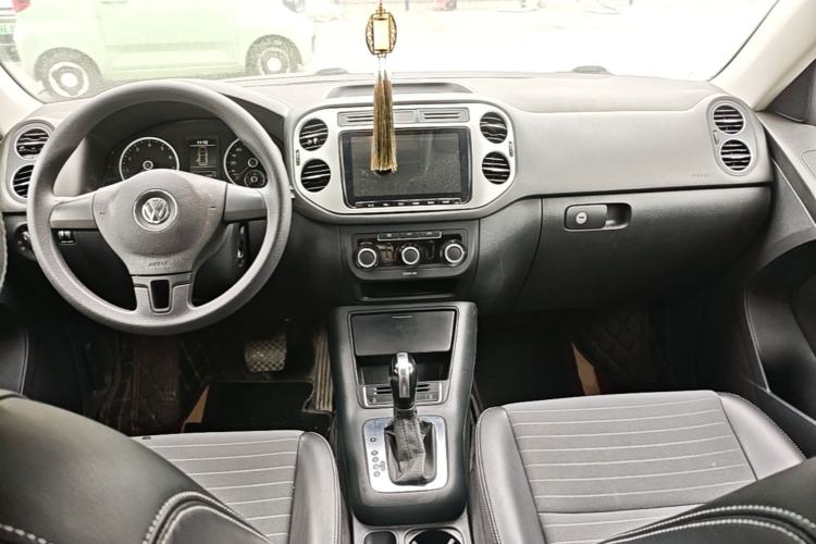 Used Volkswagen Tiguan 2016 300TSI Automatic Two-Wheel Drive Trend Edition Center Console