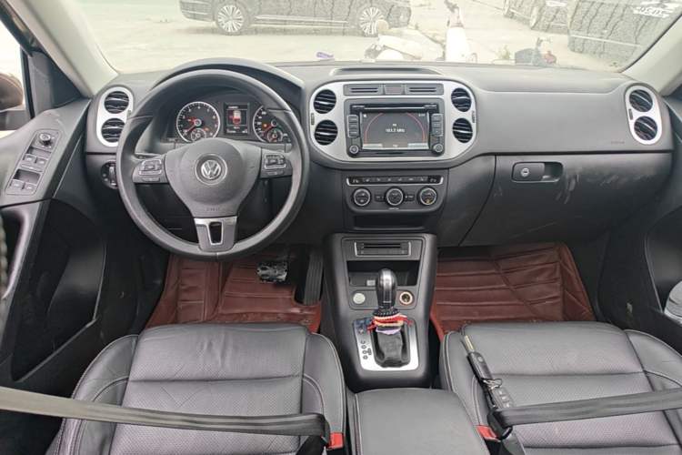 Used Volkswagen Tiguan 2016 300TSI Automatic Two-Wheel Drive Luxury Edition Center Console
