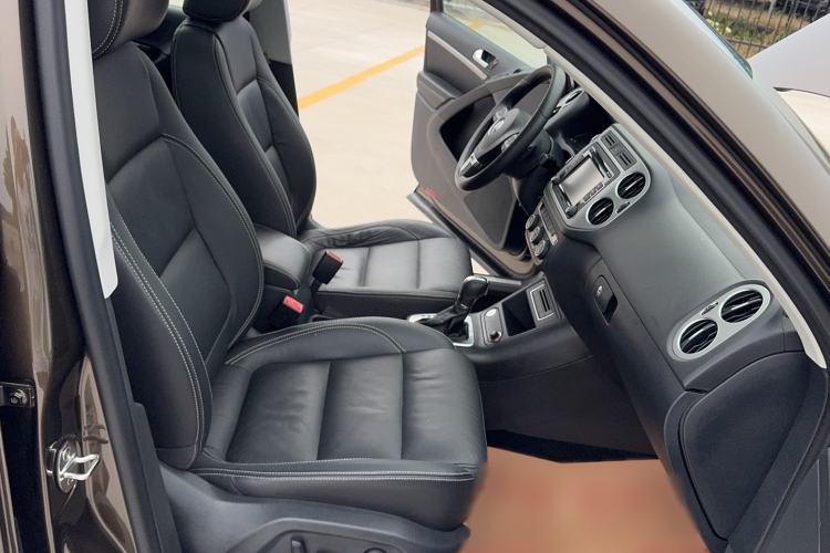 Used Volkswagen Tiguan 2016 300TSI Automatic Two-Wheel Drive Luxury Edition Center Console