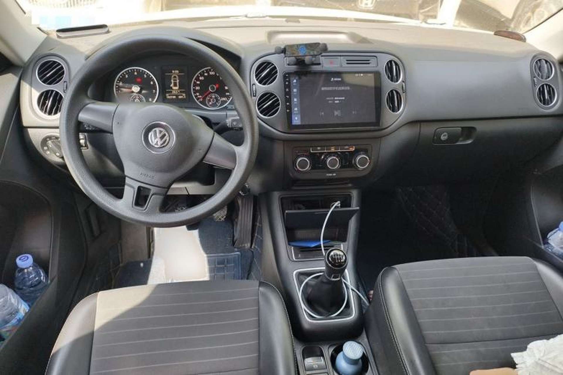 Used Volkswagen Tiguan 2016 300TSI Manual Two-Wheel Drive Trend Edition Center Console
