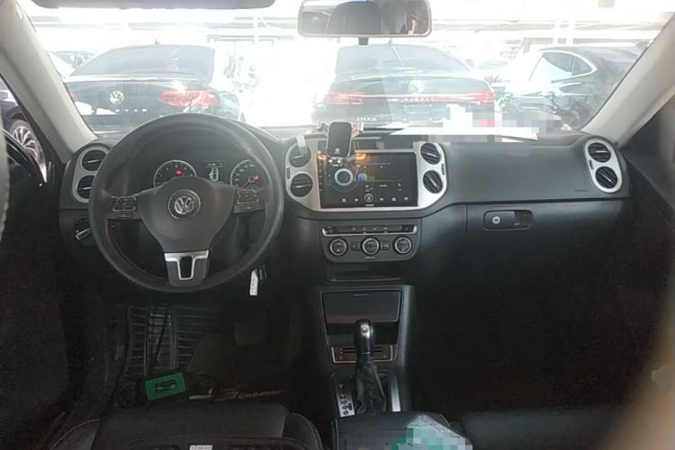 Used Volkswagen Tiguan 2016 300TSI Automatic Two-Wheel Drive Comfort Edition Center Console